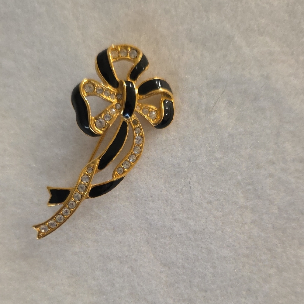 Chic Gold and Black Ribbon Brooch